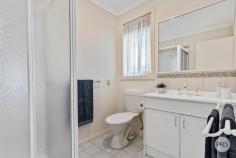  9 Forest Heights Drive Kangaroo Flat VIC 3555 - Quiet pocket of Kangaroo Flat - 14 Minutes from Bendigo CBD - Study can be turned into 4th bedroom - Side access is perfect for a caravan or boat - Directly across the road from bushland with walking tracks 