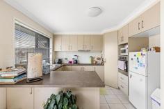  2 / 196 Jellicoe Street Newtown QLD 4350 Excellent Modern Unit Located in popular Newtown and Close to all Amenities • 2 large bedrooms with built-ins • Kitchen with dishwasher & ample cupboard space • Family bathroom with separate bath and shower • Good sized laundry • Tiled open plan living and dining space • Private fenced yard • Gas hot water system and remote single lock up garage 