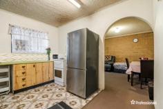  4/49 Norton Street Ballina NSW 2478 $500,000 - $530,000 This would be the cheapest property available in what is arguably the best street on the Ballina Island. The attractive treelined streetscape has its appeal further enhanced by having direct access to beautiful North Creek at one end of Norton Street and the Richmond River at the southern end. This would be an ideal investment property being solid brick construction or for first home buyers that thought they had missed the market this one gives an opportunity to jump in at an affordable price. • Only a 400 metre walk to North Creek • Good size living areas • Plenty of scope to renovate and add your own touch • Ground floor unit with front courtyard and lock up garage 