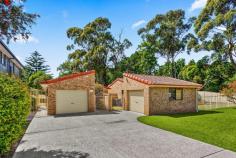  1/41 Eastern Street Gwynneville NSW 2500 $749,000 A delightful opportunity blending warm, classic comfort with all the ease of villa living, this quality home offers a superior first buy or downsizer. One of just two in the pet-friendly complex, it resonates with retreat charm - boasting spacious, free-flowing interiors with exposed brick feature walls and sleek bamboo flooring, and a fantastic backyard of an impressive size surrounded by beautiful greenery. Bill-busting solar power, alarm security and a large garage add masses of practical appeal, while the address itself gives coveted access to cafes and Wollongong CBD transport. Features: Cosy vibes minutes to local shops and Keiraville village Tree-lined level lawn - no neighbours to immediate rear Neat kitchen with dishwasher; full bath plus laundry Two big bedrooms - both with robes, master with ensuite A/C, garden shed, single garage with all-weather access Stroll to great local parks, schools, Uni and Botanic Garden 