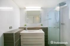  5/26 Aubrey Street Surfers Paradise QLD 4217 $529,000 • Modern design, 2 bedrooms, large bathroom • Small block of 9 units on 810m2 block • Mid-level unit, N/E balcony views • Secure basement car parking, storage cupboard • Approx. 200m from the golden sands and surf • Close to Northcliffe Surf Life Saving Club • Shops, G-Link tram, public transport very accessible Ideal position within walking distance to central Surfers Paradise shopping mecca, restaurants, cafes and night life. From this 3 story walk-up, enjoy a stroll to the trendy Isle of Capri shops just over the new bridge and Surfers Paradise Primary School, childcare and medical facilities are also available within this vicinity. In 2022 a brand -new roof was installed – the building is highly maintained and in good condition. 