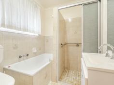  Unit 1/38 Cope St Casino NSW 2470 $305,000 This affordable duplex unit is situated in a quiet residential area in South Casino and would make a perfect for a couple downsizing, first home buyer or an investor, being low maintenance easy place to live. 2 Good size bedrooms, both with built-in robes and a ceiling fan in main Open plan living area with reverse cycle air conditioning and a ceiling fan Well set out kitchen with breakfast bench, upright stove and overhead. cupboards Carport and secure storage room, covered courtyard area and large shared back yard Wheel chair friendly and outdoor blinds 