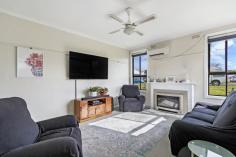  41 Bree Road Hamilton VIC 3300 $299,000 Fantastic location only a short walk to Hamilton Base Hospital, shops, Parks, Schools & CBD Excellent current tenants wishing to stay on and sign a 12 month rental agreement at $310 per week Outstanding Investment opportunity to add to your property portfolio with a massive 5.4% return. Welcoming lounge on entry with modern gas heater and split system air conditioner Modern kitchen with dishwasher, gas cooking and ample cupboards & bench space Family bathroom has separate shower, vanity with great storage and separate toilet nearby Boasting a huge 4 car shed 6m X 12m plus a large secure child/pet friendly well fenced backyard Low maintenance garden and separate carport, garden shed and separate lockable storage unit Also 2 access points to the backyard offering a more convenient flow for the new owner This home oozes potential in a fabulous location with excellent tenants wishing to stay…Dont miss this one……….Act now!!! 