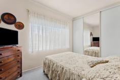  5/32 Hoskins Avenue Warrawong NSW 2502 $399,000 Neat and tidy 1br apartment with car space A lick of paint and new floors, you could make this your own Centrally located in Warrawong Easy walk to the Lake, and Warrawong shopping Centre Well maintained apartment complex 