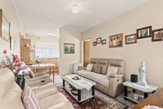  5/32 Hoskins Avenue Warrawong NSW 2502 $399,000 Neat and tidy 1br apartment with car space A lick of paint and new floors, you could make this your own Centrally located in Warrawong Easy walk to the Lake, and Warrawong shopping Centre Well maintained apartment complex 