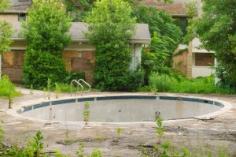  Discover our trusted swimming
pool management services in Missouri , offering clean water, certified
staff, and reliable care for every type of pool facility. 