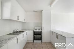  4 / 90 Farley Street Casino NSW 2470 Offering a comfortable, low-maintenance place to live, or an attractive investment property, this low-set brick unit is situated in a small complex. The tidy interior features an air-conditioned living/dining area with adjoining kitchen, and two bedrooms with ceiling fans. The bathroom has an open-style shower, for easy accessibility, and the unit also benefits from internal laundry. Outside you've got a covered carport, covered entry patio, and a small fenced yard. With similar properties renting for around $320-350 per week, this unit is ideal as an investment or perfect for the downsizer. 