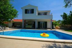  Cheap Villas in Lonavala - Nostravila  Nostravila has exquisitely styled yet reasonably cheap villas in lonavala that are ideal for a low-cost vacation without sacrificing comfort. Savor tranquil settings, contemporary conveniences and a tranquil natural hideaway. Perfect for families, groups, or couples looking for affordable villas in Lonavala that feel opulent and offer the best value. For more visit us! 