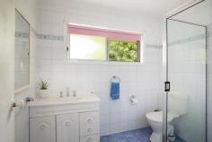  7 Kanimbla Valley Road Mount Victoria NSW 2786 $700,000 - $770,000 Nestled on an established garden block, this rendered brick home offers comfort, convenience and affordability. With 2 good proportioned bedrooms and a neatly appointed bathroom, this home is perfect for first-home buyers, down-sizers or investors alike. Step inside to discover an open plan living area that connects to the adjoining kitchen and dining room, creating a practical space for everyday living. The single garage with internal access adds to the home's functionality and security. Located within close proximity to local shops, schools, and parks, this home also enjoys the advantage of a direct train route to Sydney-making commuting a breeze. Don't miss this opportunity to secure a delightful home at the top of the Blue Mountains. 