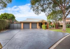  15 Armitage Avenue Horsley NSW 2530 A split level home in a sought after street presents here at 15 Armitage Avenue, Horsley. Perfect for a family looking to move in and enjoy the space, this is a fantastic opportunity to add your own touch and reap the rewards. The functional floorplan provides functionality and space, while the rear yard is a space that kids and pets will love and friends and family will want to be entertained. Located within walking distance to Dapto Public School and local shops and public transport and with doctors, Dapto Mall and freeway access nearby, this is the place to call home. Featuring • 4 bedrooms • Master with ensuite • Large living areas • Functional floorplan • Well appointed kitchen • Fully fenced rear yard • 3 car garaging • 600sqm block 